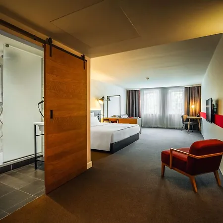 Pentahotel Hotel 4*